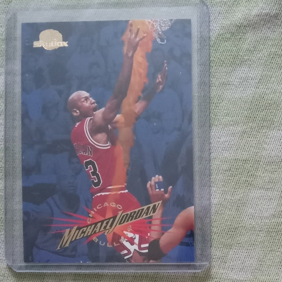 Michael Jordan 95-96 SKYBOX PREMIUM #15. ERROR - CAREER BLOCK TOTAL INCORRECT - Picture 3 of 8